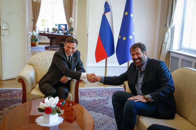 Predsednik republike sprejel Veselina Vujovia, selektorja slovenske moke rokometne reprezentance, in povabilona tekmo
